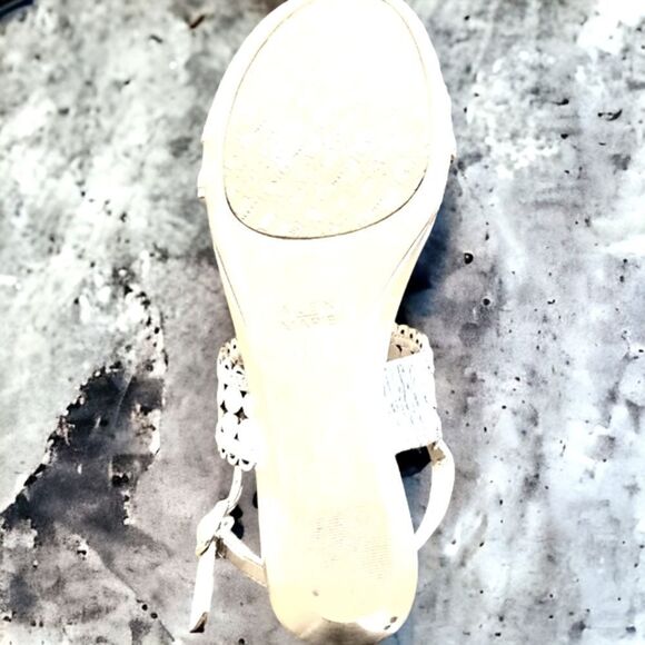 SANDALS by ALEX MARIE SILVER Strappy WEDGE Woven METALLIC SILVER SIZE 7 - Picture 10 of 13